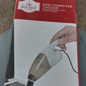 SMALL NICE GIFT LAPTOP KEYBOARD CLEANERfinal price last chance deal.